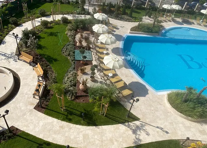 Bliss With A Pool * Равда